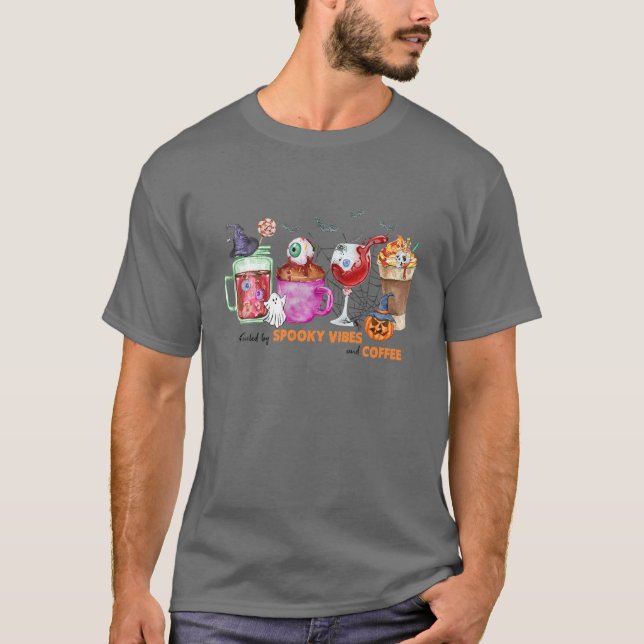 Camiseta Spookes Vibes Café Pumpkin Dia das Bruxas Ação de  (Frente)