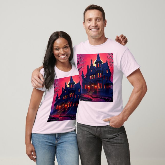 Camiseta Spooky Haunted House em Dusk Design (Unissex)