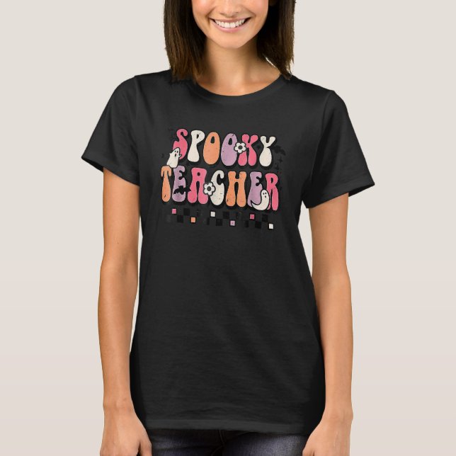 Camiseta Spooky Teacher Groovy Halloween Trick Or Teach Tea (Frente)