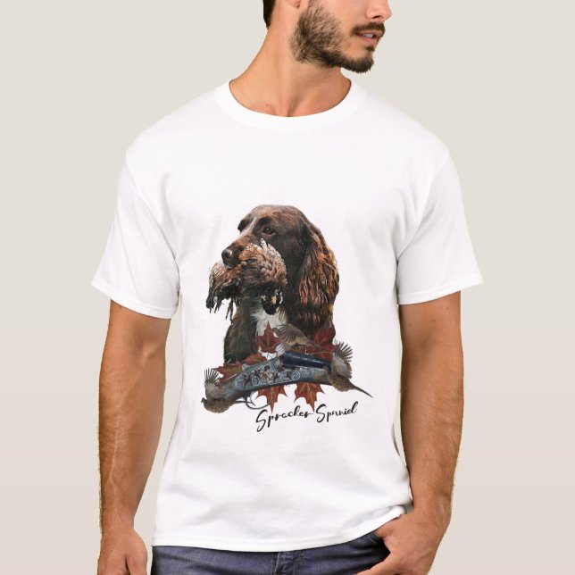 Camiseta Sprocker Spaniel, Arte de cães-Arma (Frente)