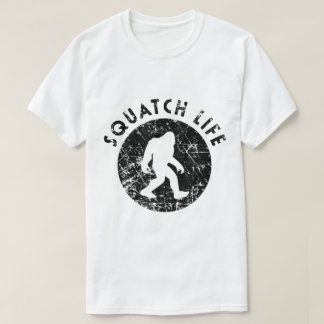 Camiseta Squatch Life Vintage Bigfoot Design