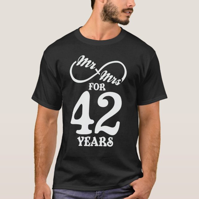 Camiseta Sr. & Sra. durante 42 anos 42 anos aniversário de  (Frente)