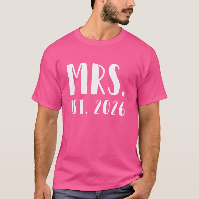 Camiseta Sra. Est. Mulher Recem casados 2026 Sr. & Sra. (Frente)