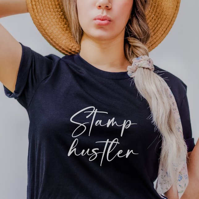 Camiseta Stamp Hustler White Script Notório Marinho Público (Criador carregado)