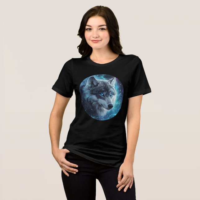 Camiseta Starlit Blue-Eyed Wolf Galaxy Print (Frente Completa)