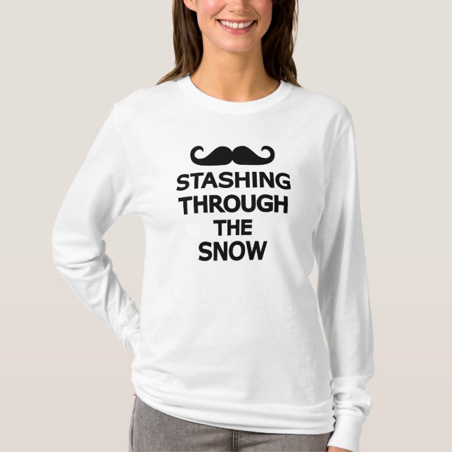Camiseta Stashing através da neve (Frente)