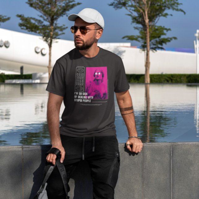 Camiseta Status Estúpida do Pessoas (Criador carregado)