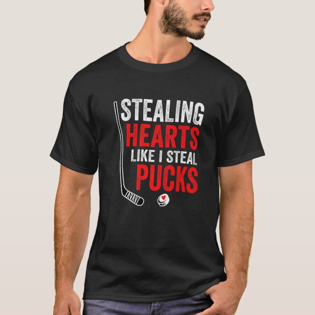 Camiseta Stealing Heart Like I Steal Pucks Valentines Day H (Frente)