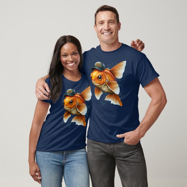 Camiseta Steet Goldfish em Hat Nowruz Mobarak (Unissex)