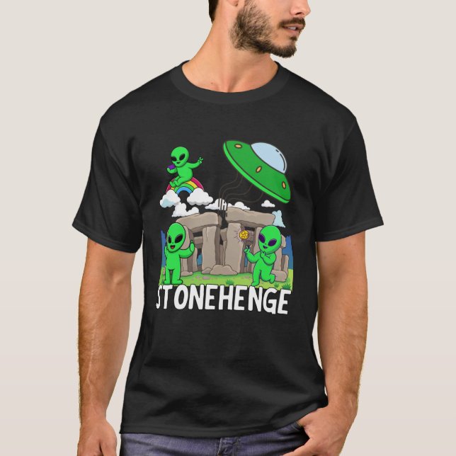 Camiseta Stonehenge England Souvenir Aliens & Molho Voador (Frente)