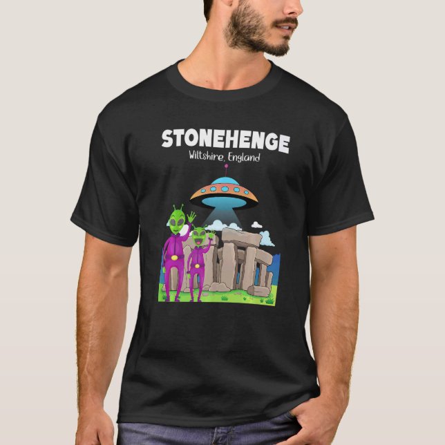 Camiseta Stonehenge England Souvenir Aliens & Molho Voador (Frente)