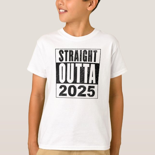 Camiseta Straight Outta 2025 (Frente)