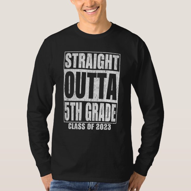Camiseta Straight Outta 5th Grade Graduation 2023 Fifth Gra (Frente)