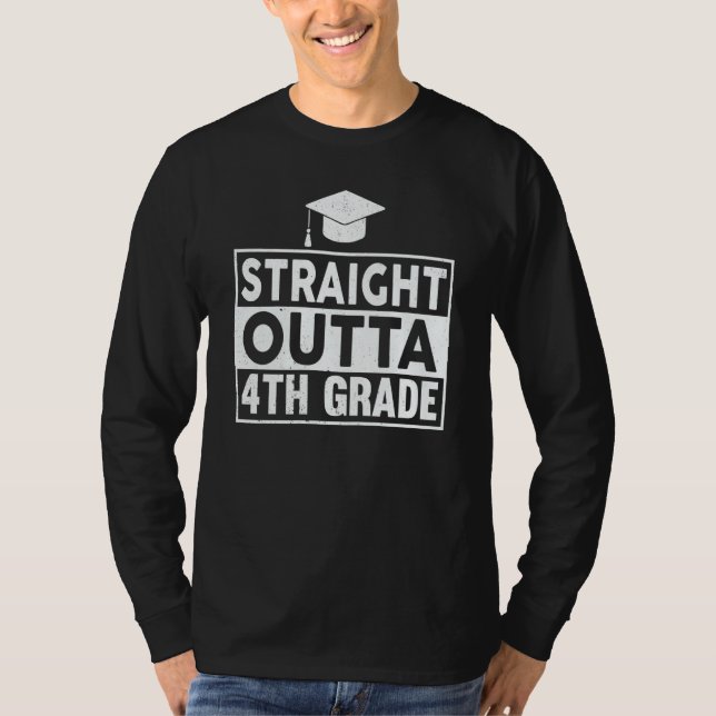 Camiseta Straight Outta Fourth Grade Graduation Grad Gradua (Frente)