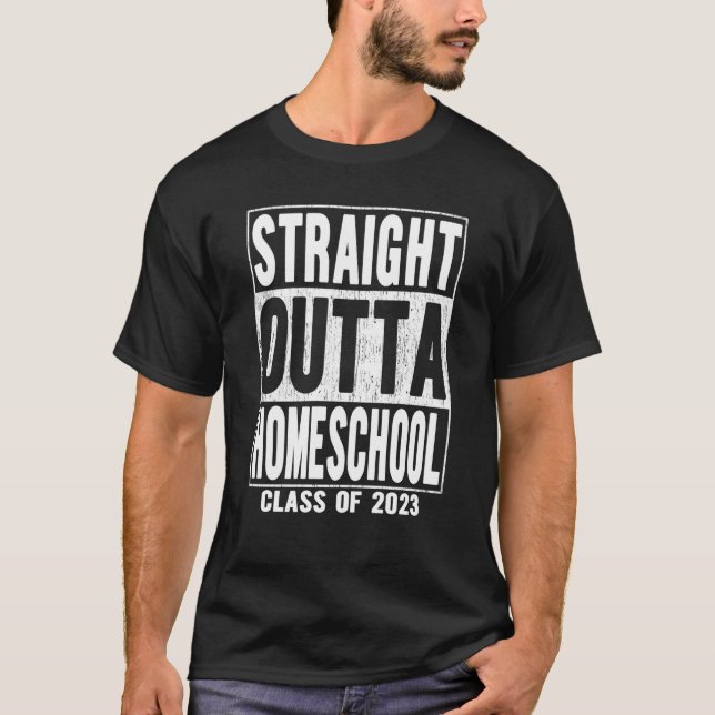 Camiseta Straight Outta Homeschool Graduation 2023 (Frente)