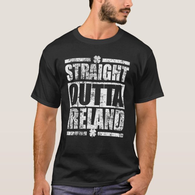 Camiseta Straight Outta Ireland Retro St. Patrick's Day Gif (Frente)