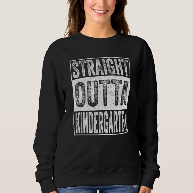 Camiseta Straight Outta Kindergarten  Graduation (Frente)