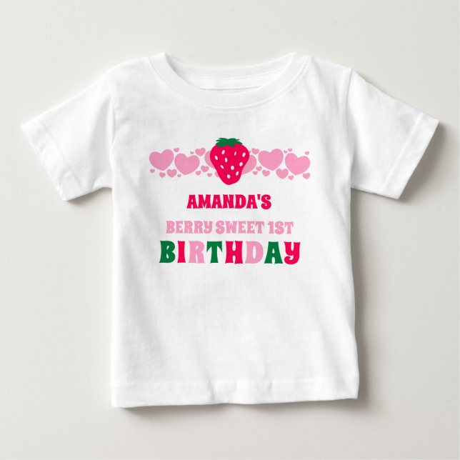 Camiseta Strawberry First Birthday Celebration Guest Shirt (Frente)