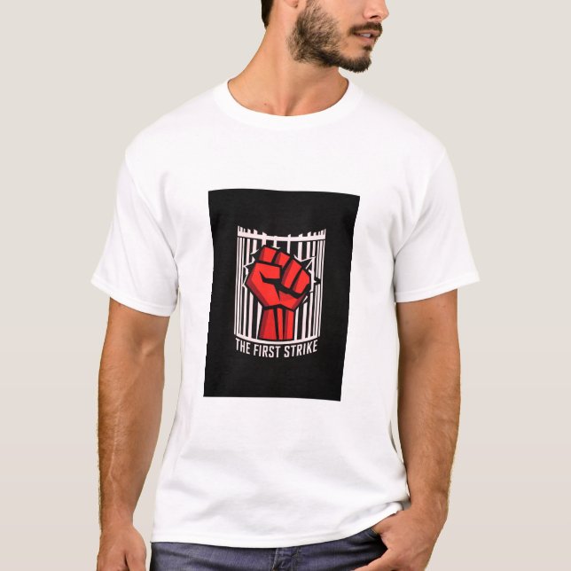 Camiseta STRIKE FIRST - Vintage Boxing Retro (Frente)