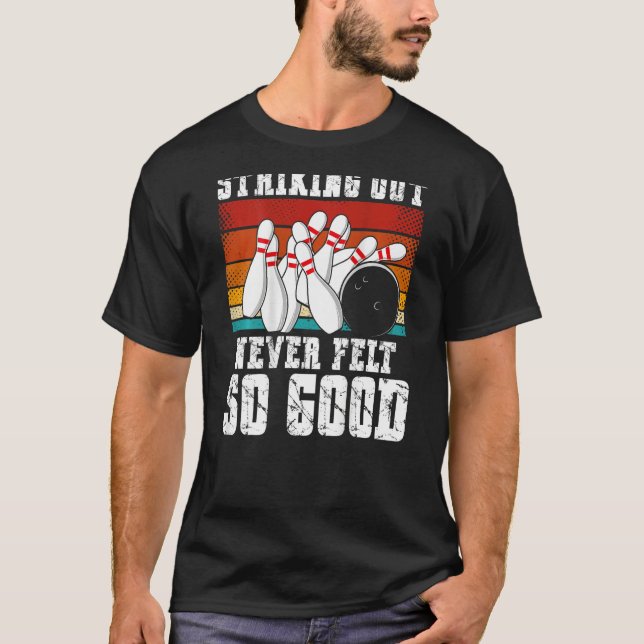 Camiseta Striking Out Never Felt So Good Backprint Bowling (Frente)