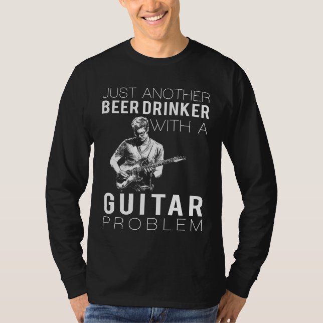 Camiseta Strings & Sips: apenas mais um bebedor de cerveja  (Frente)