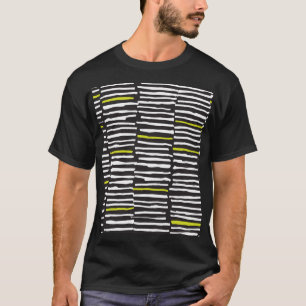 Camiseta Stripes Desenhadas À Mão: Padrão De Vintagem.