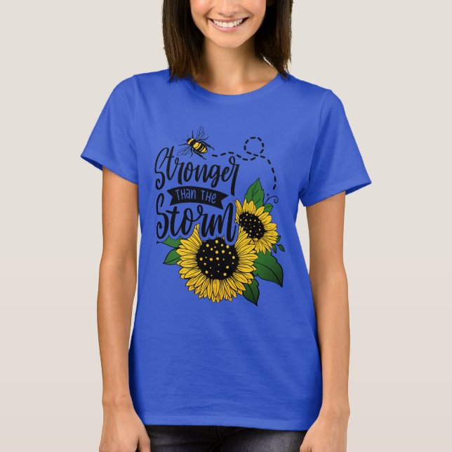 Camiseta Stronger than the storm  (Frente)