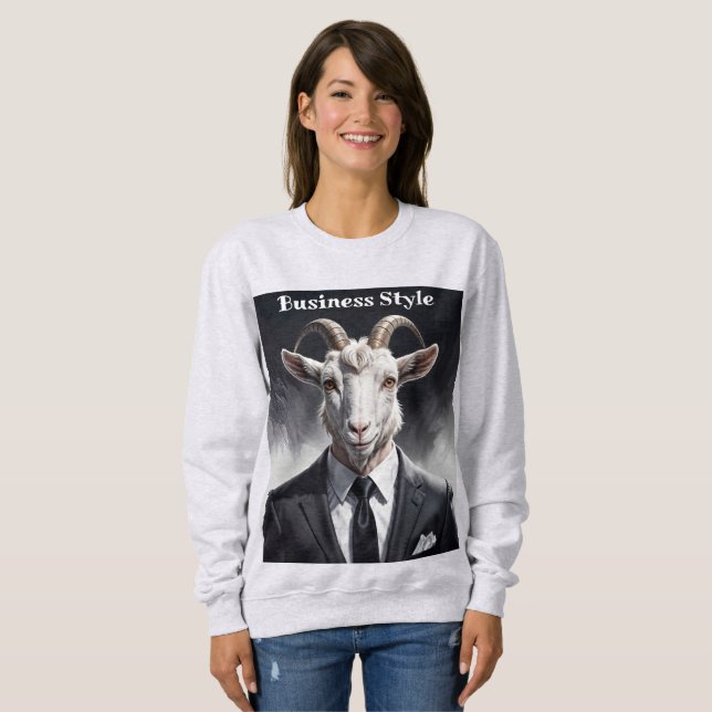 Camiseta Stylish horned figure in sharp formal attire art (Frente Completa)