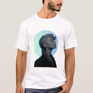 Camiseta Stylish Woman in Monochromatic Portrait