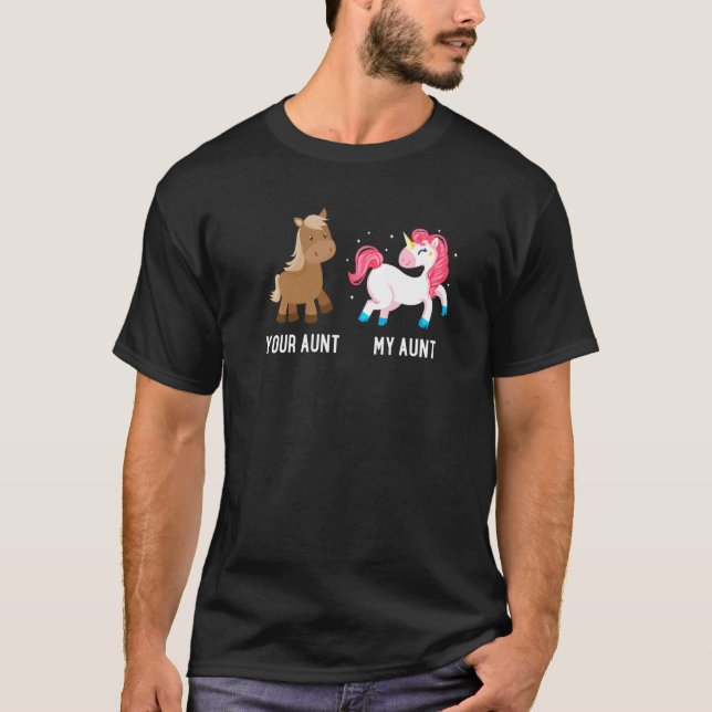 Camiseta Sua Tia vs Minha Tia Magia Unicórnio Louco (Frente)