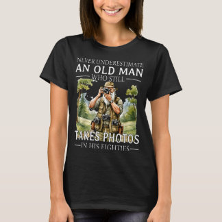 Camiseta Subestimar um velho que tira fotos em