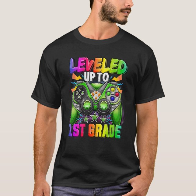 Camiseta Subiu Para o 1º Ano Gamer Volta às Aulas Primeiro (Frente)