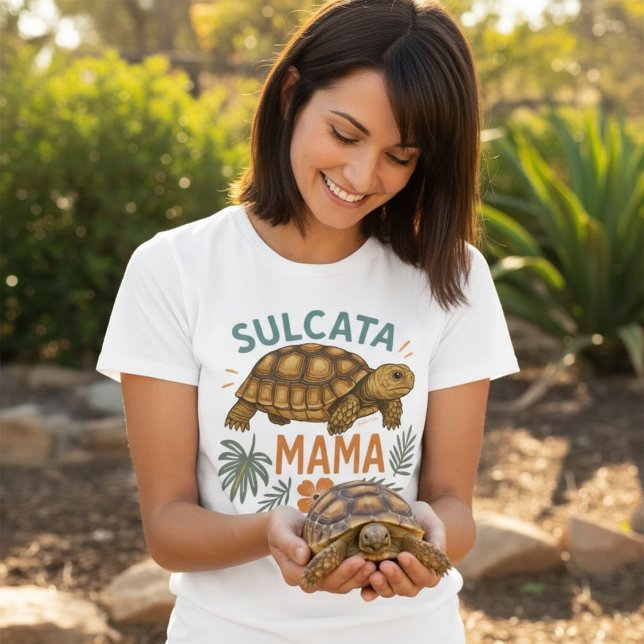 Camiseta Sulcata Mama Tortoise Mãe Presente para ela (Sulcata Mama Tortoise Mom Gift for her T-Shirt.)
