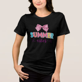 Camiseta Summer Vibes – Blusa de Praia Brilhante e