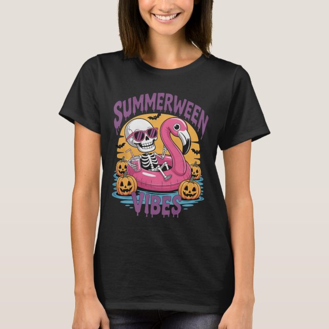 Camiseta Summerween Vibes Skeleton Flamingo Spooky Hallowee (Frente)