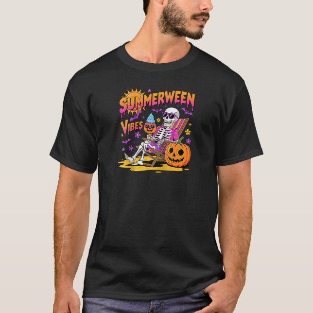 Camiseta Summerween Vibes Skeleton Pumpkin Férias Spooky (Frente)