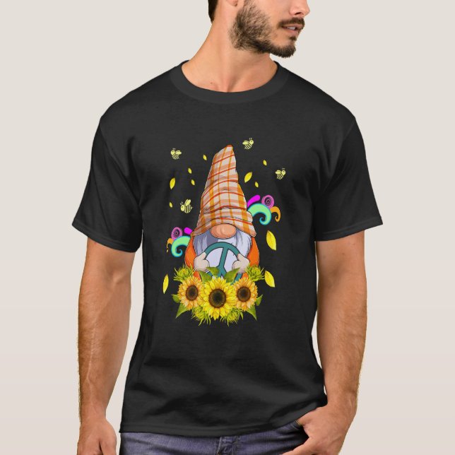 Camiseta Sunflower Gnome With Bee Hippie Gnomies Flower Gir (Frente)