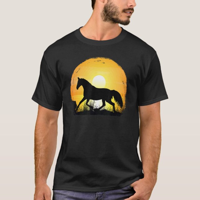 Camiseta Sunset Horse Breed Silhouette   Warmblood (Frente)