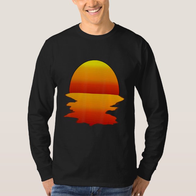 Camiseta Sunset Minimalist sunset sun with reflection on th (Frente)
