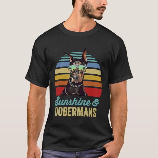 Camiseta Sunshine Dobermans Dog Retro Sunset (Frente)