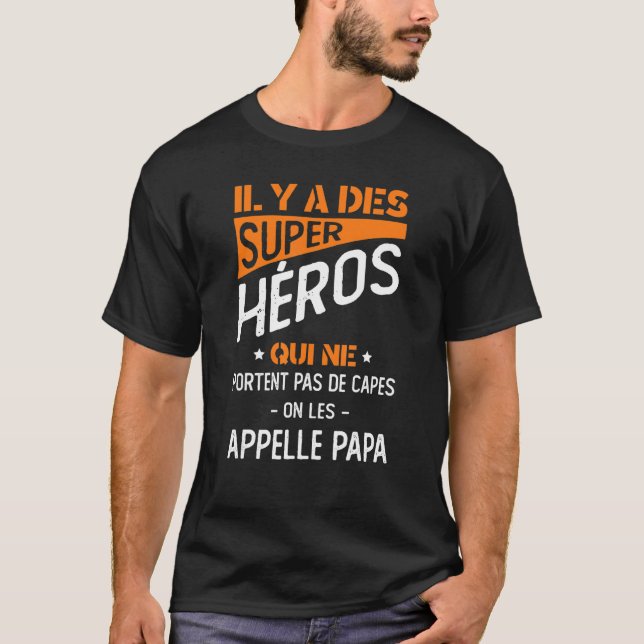 Camiseta Super Heróis Que Não Vestem Capas Em Chamada (Frente)