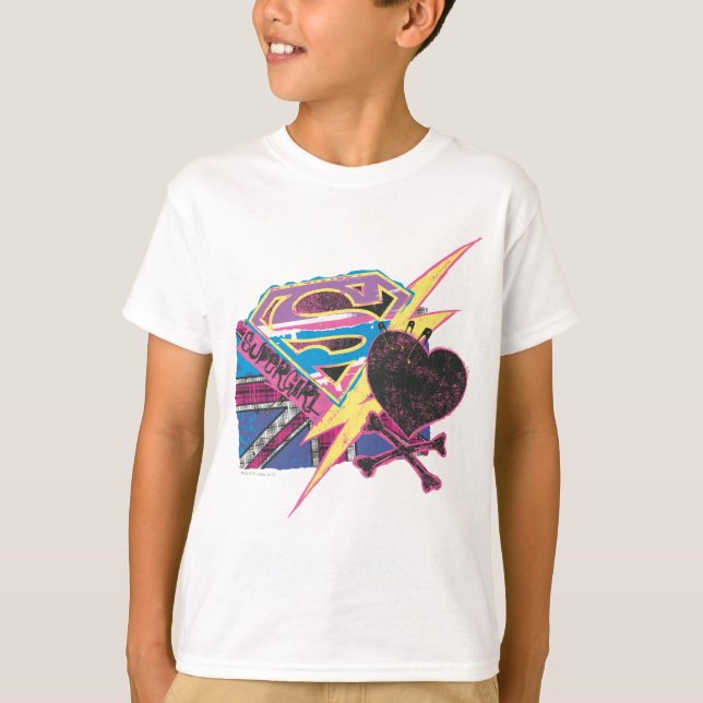 Camiseta Supergirl Flag e Crossbones (Frente)