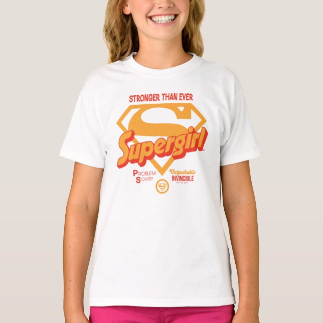 Camiseta Supergirl Stronger Thever Retro Graphic (Frente)
