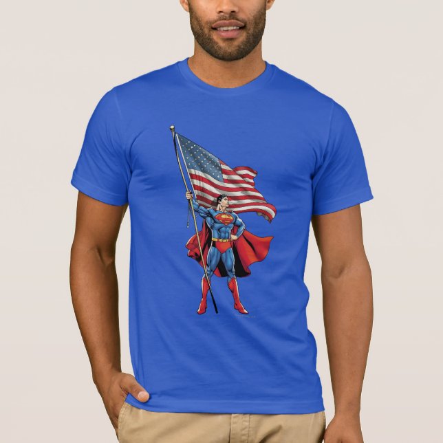 Camiseta Superman Holding Bandeira dos EUA (Frente)