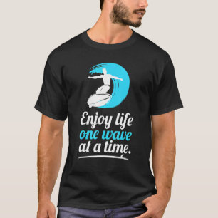 Camiseta Surf Aproveita A Vida Uma Onda Por Surfer De Tempo