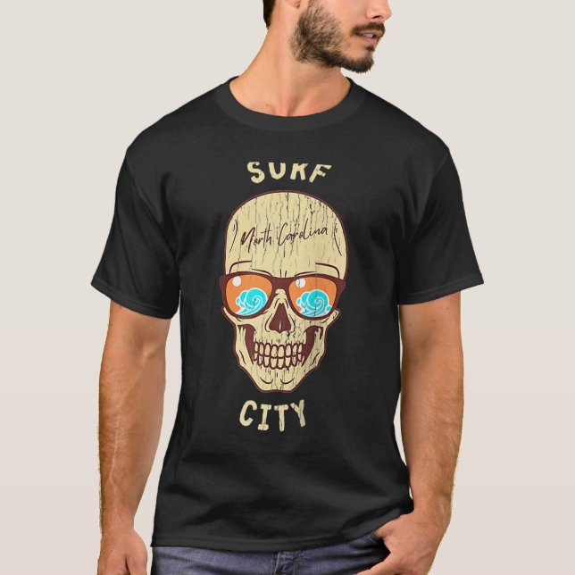 Camiseta Surf City NC Summertime Vacinação do Crânio (Frente)
