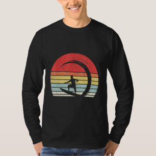 Camiseta Surf De Navegação Por Ondas De Surfer De Vintage R