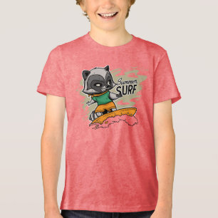 Camiseta Surf de Verão: Raccoon Rider nas ondas