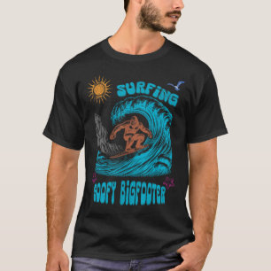 Camiseta Surfando Bigfoot Surfista Onda do Pacífico Surf Ca