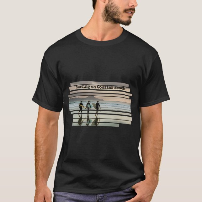 Camiseta Surfando na Praia Cousins (Frente)